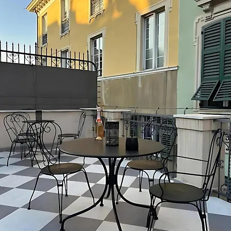 Palazzo Lomellini Historic Retreat By M3trocubo - Elegant Near Aquarium & Via Garibaldi Apartamento