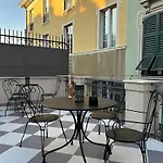 Palazzo Lomellini Historic Retreat By M3trocubo - Elegant Near Aquarium & Via Garibaldi Διαμέρισμα
